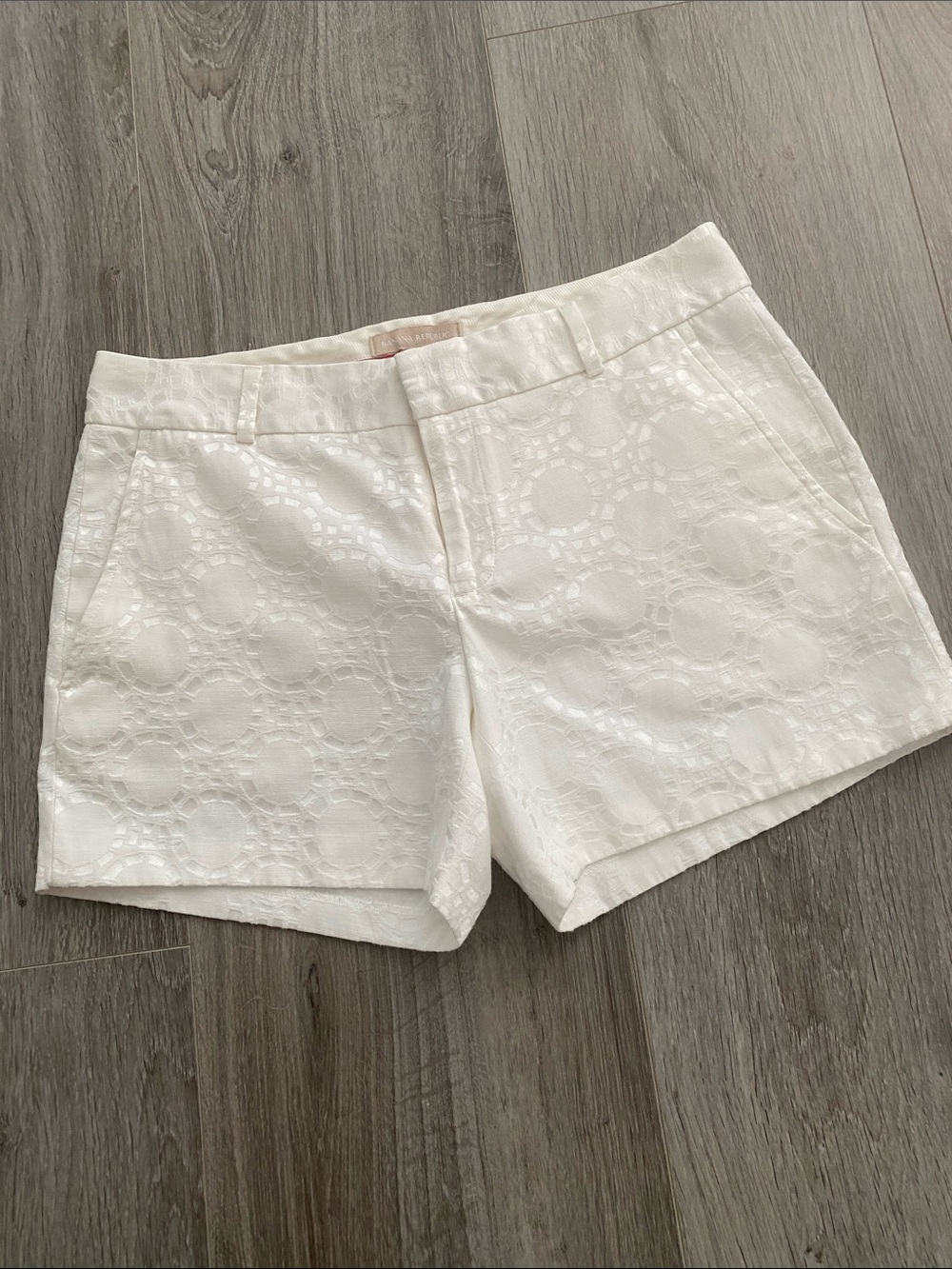 BANANA REPUBLIC Women White Geometric Pattern Marked Dress Chino Shorts | 6
